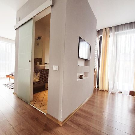Villa Swiss Négyfalu Kültér fotó