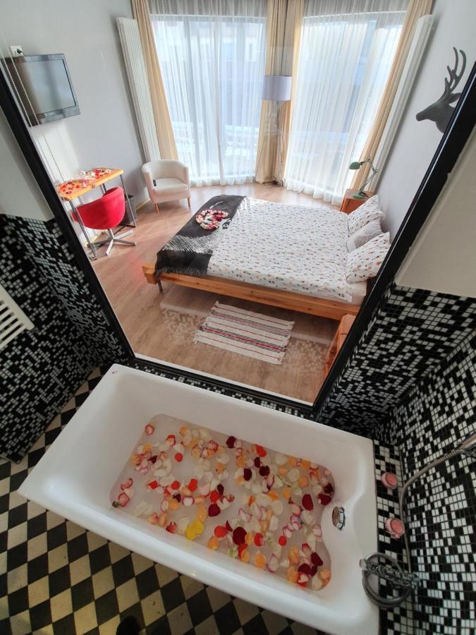 Villa Swiss Négyfalu Kültér fotó