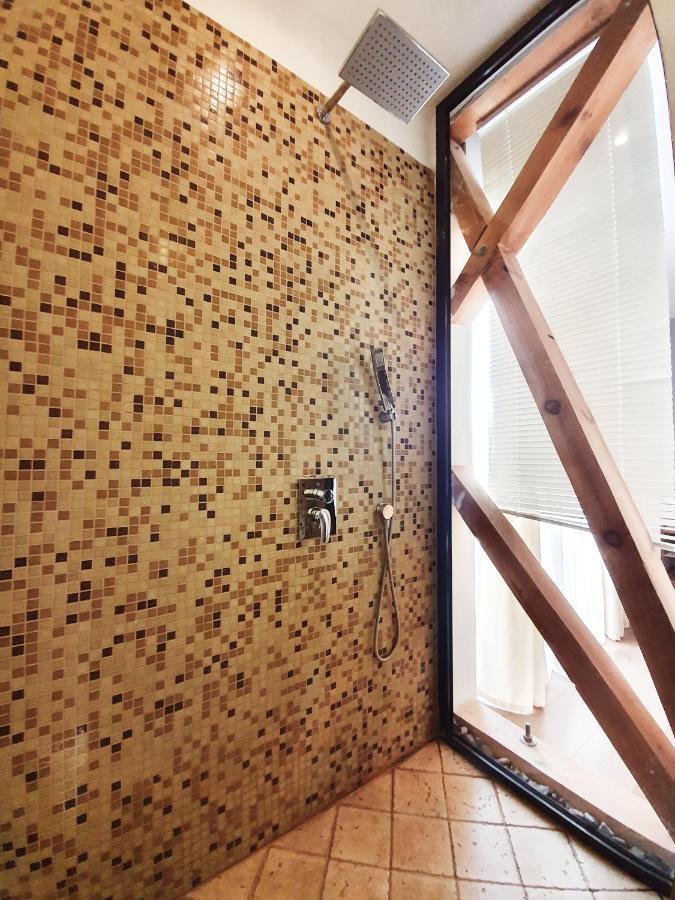 Villa Swiss Négyfalu Kültér fotó